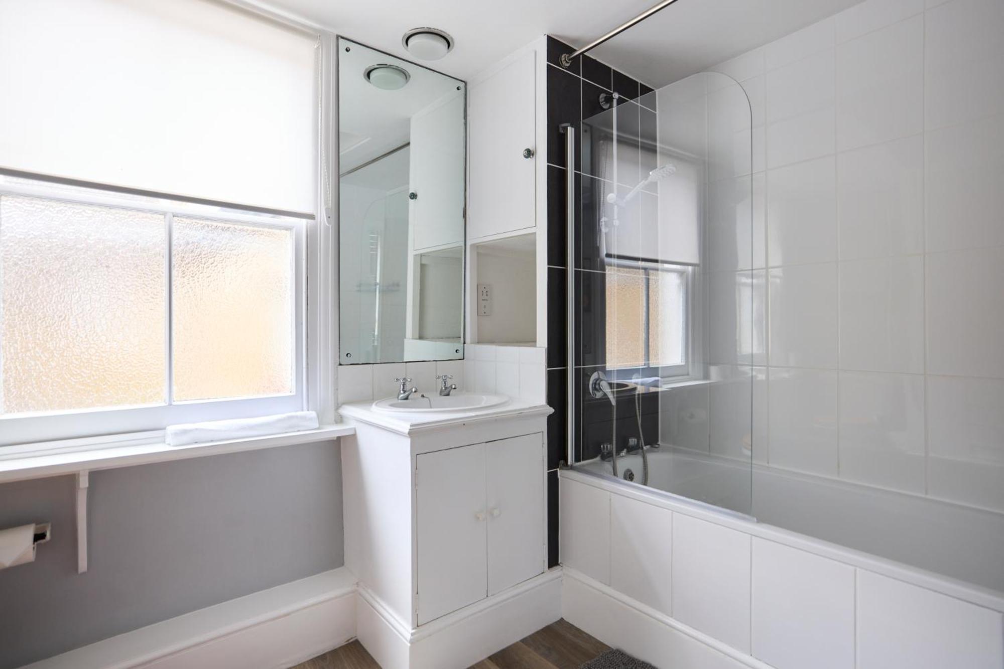 The Fulham Hideout - Modish 2Bdr Flat With Patio Apartment London Ngoại thất bức ảnh